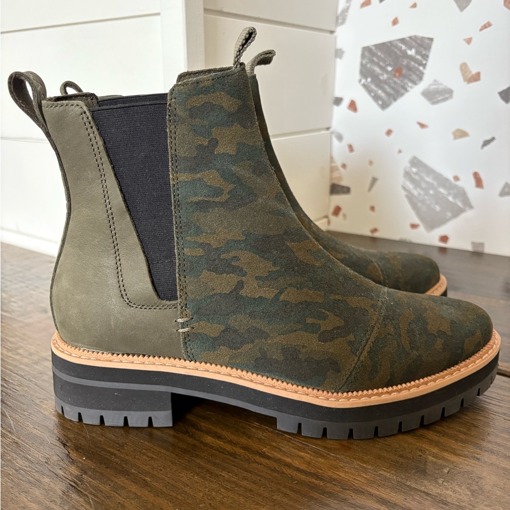 Toms Green and Black Ankle Boots with Rugged Sole